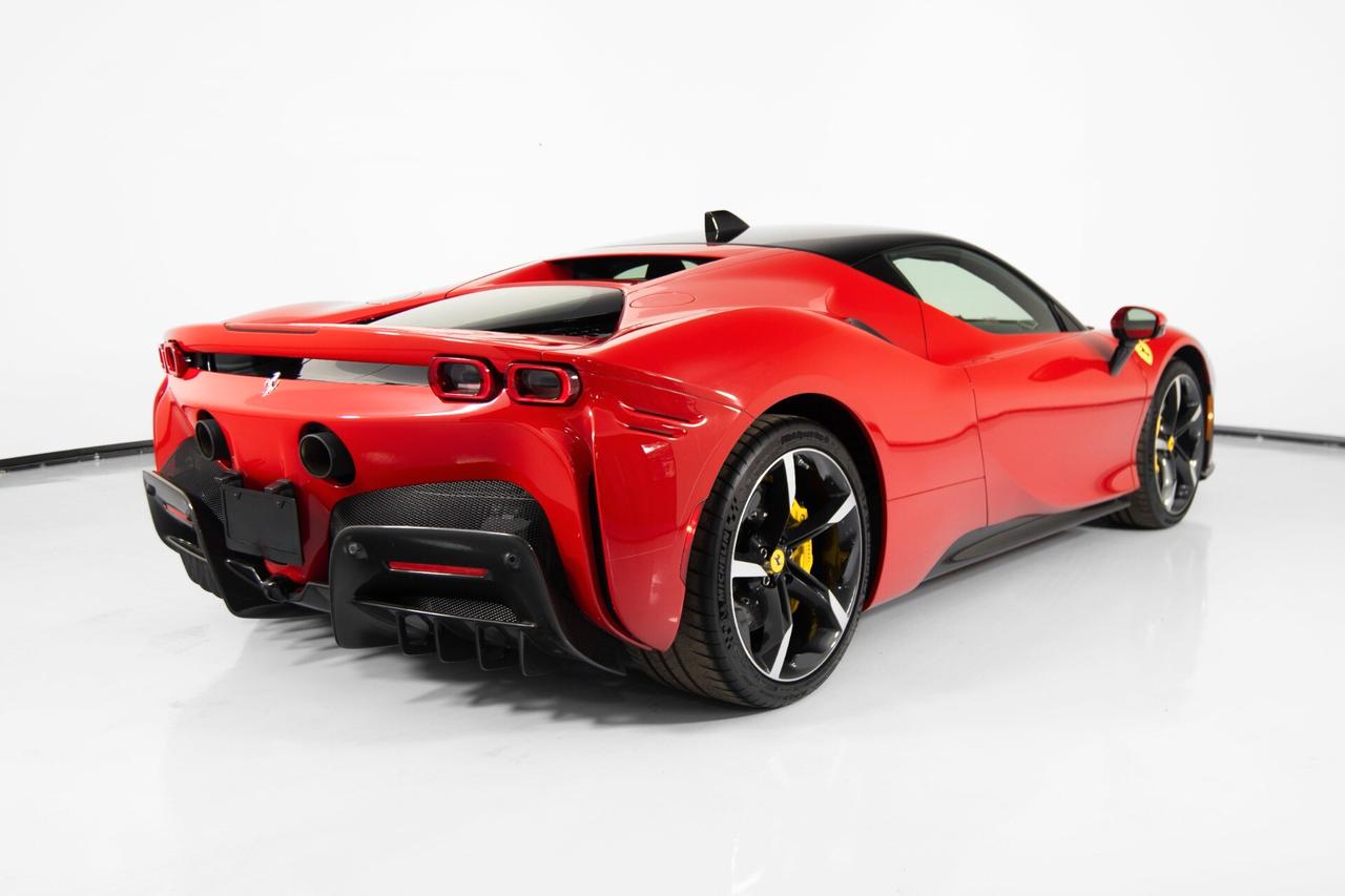 Ferrari SF90 Stradale NOLEGGIO LUNGO TERMINE - LEASING FULL INCLUSIVE