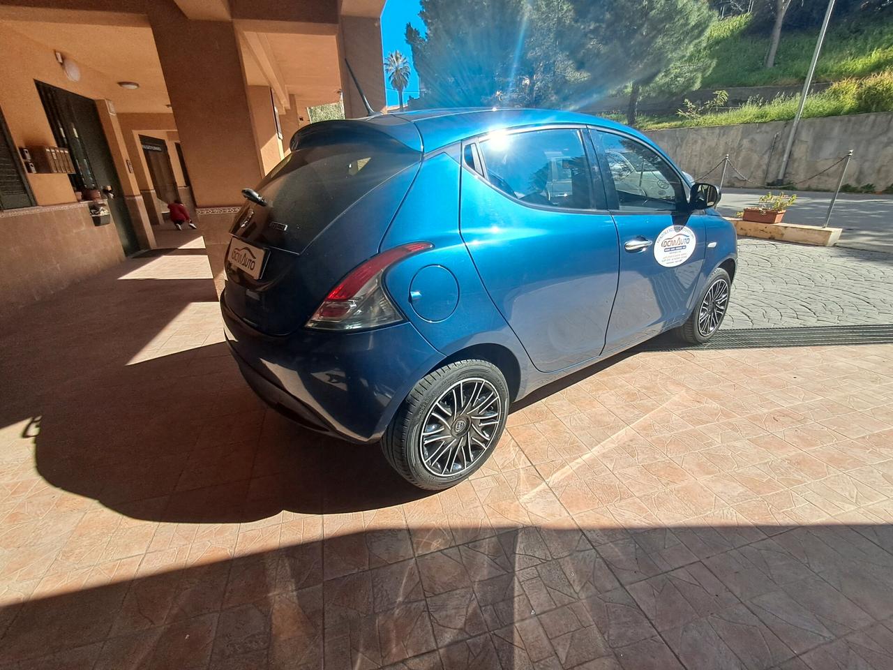 Lancia Ypsilon 1.0 FireFly 5 porte S&S Hybrid Gold