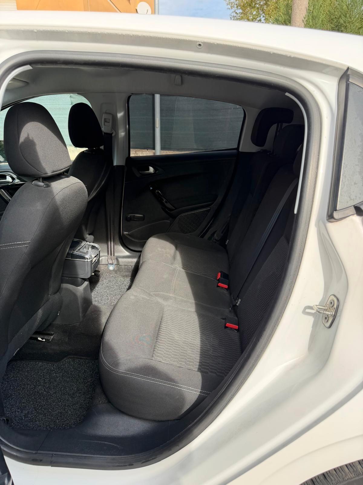 Peugeot 208 1.2 - NEOPATENTATI - 12 MESI DI GARANZIA -