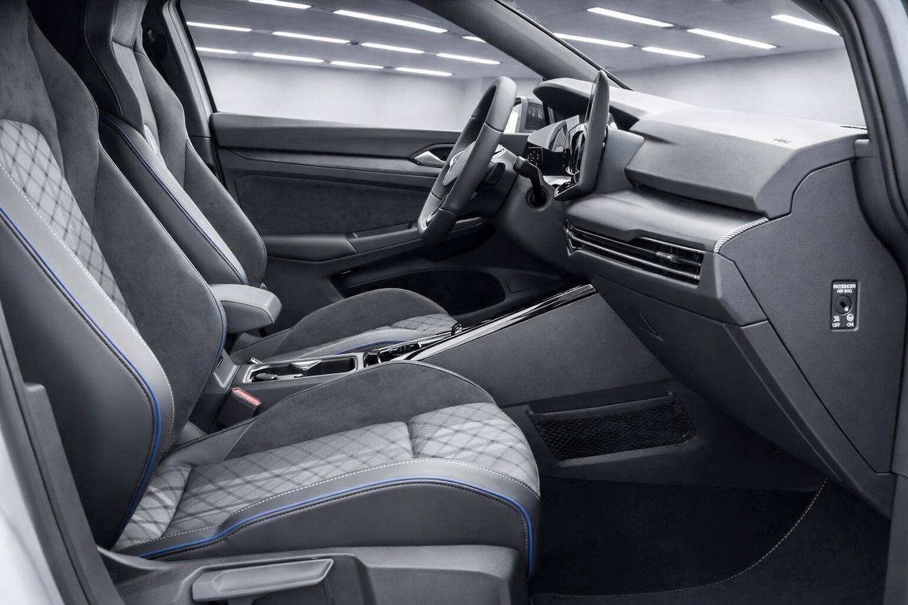 Volkswagen Golf 2.0 TDI 150CV R-Line DSG