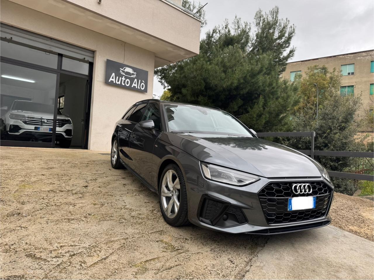 Audi A4 Avant 2.0 TDI 136cv - S.LINE - CERCHI 18 -