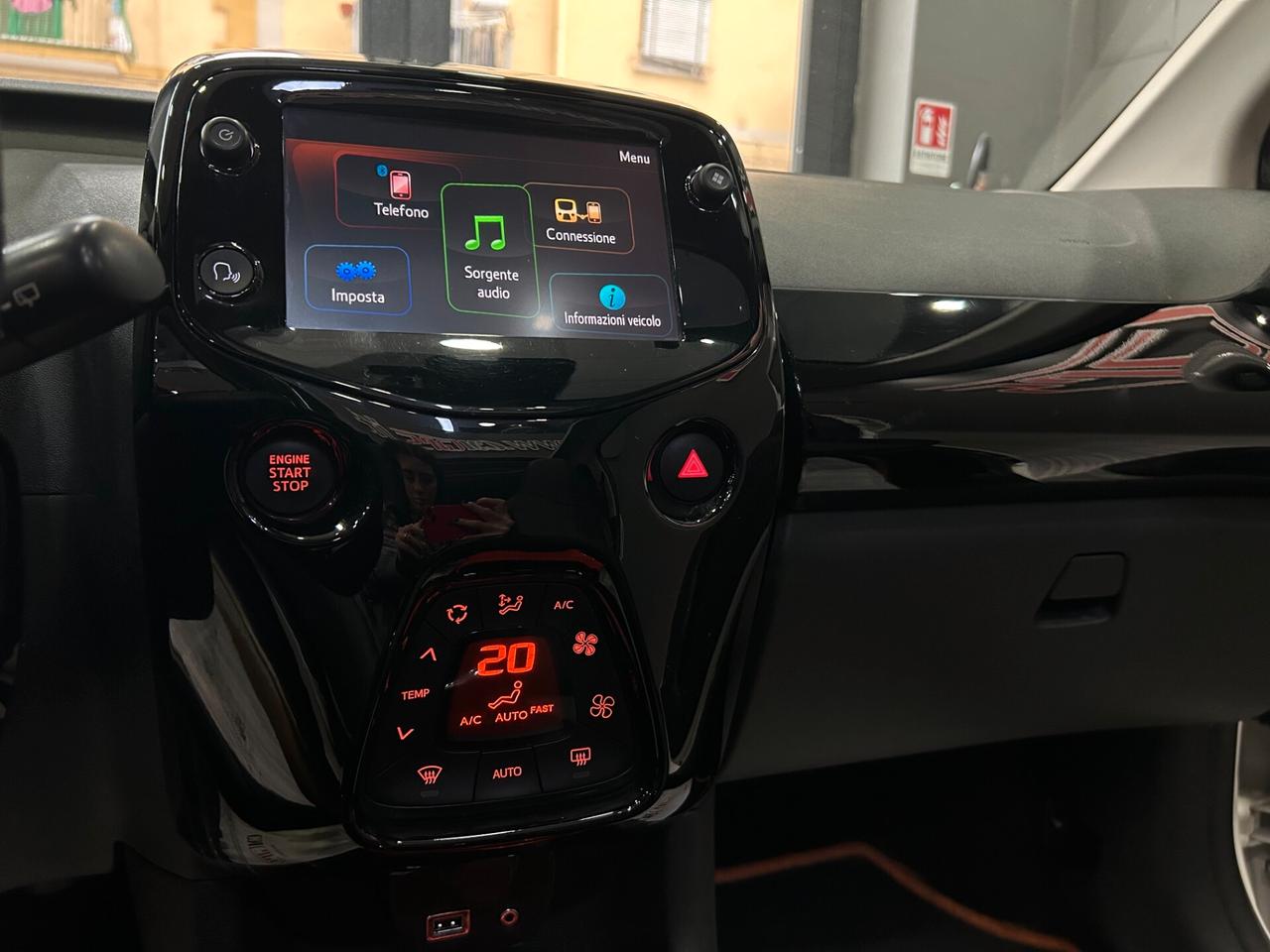 Toyota Aygo Cabrio 1.0 72cv 5p Orange FULL