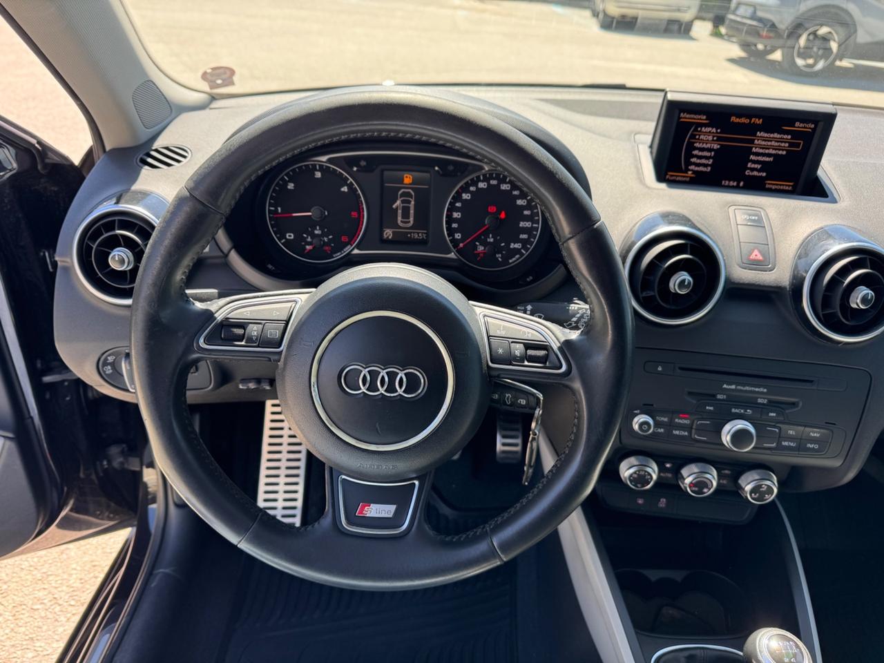 Audi A1 1.6 TDI 105 CV S line edition plus