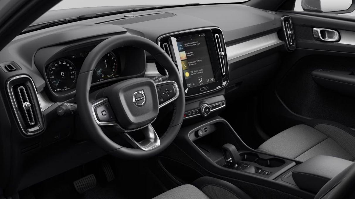VOLVO Xc40 B3 Mild Hybrid Automatico Plus Dark