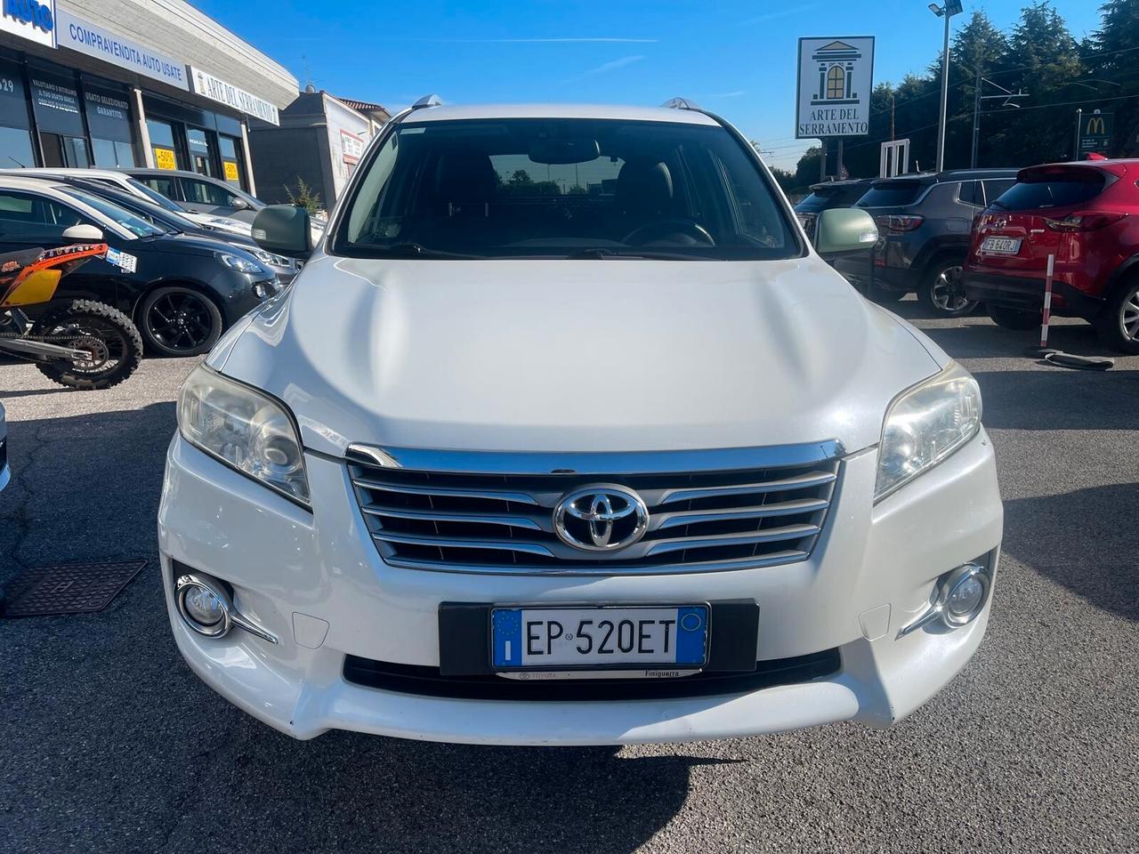 Toyota RAV 4 RAV4 2.2 D-4D 150 CV Lounge