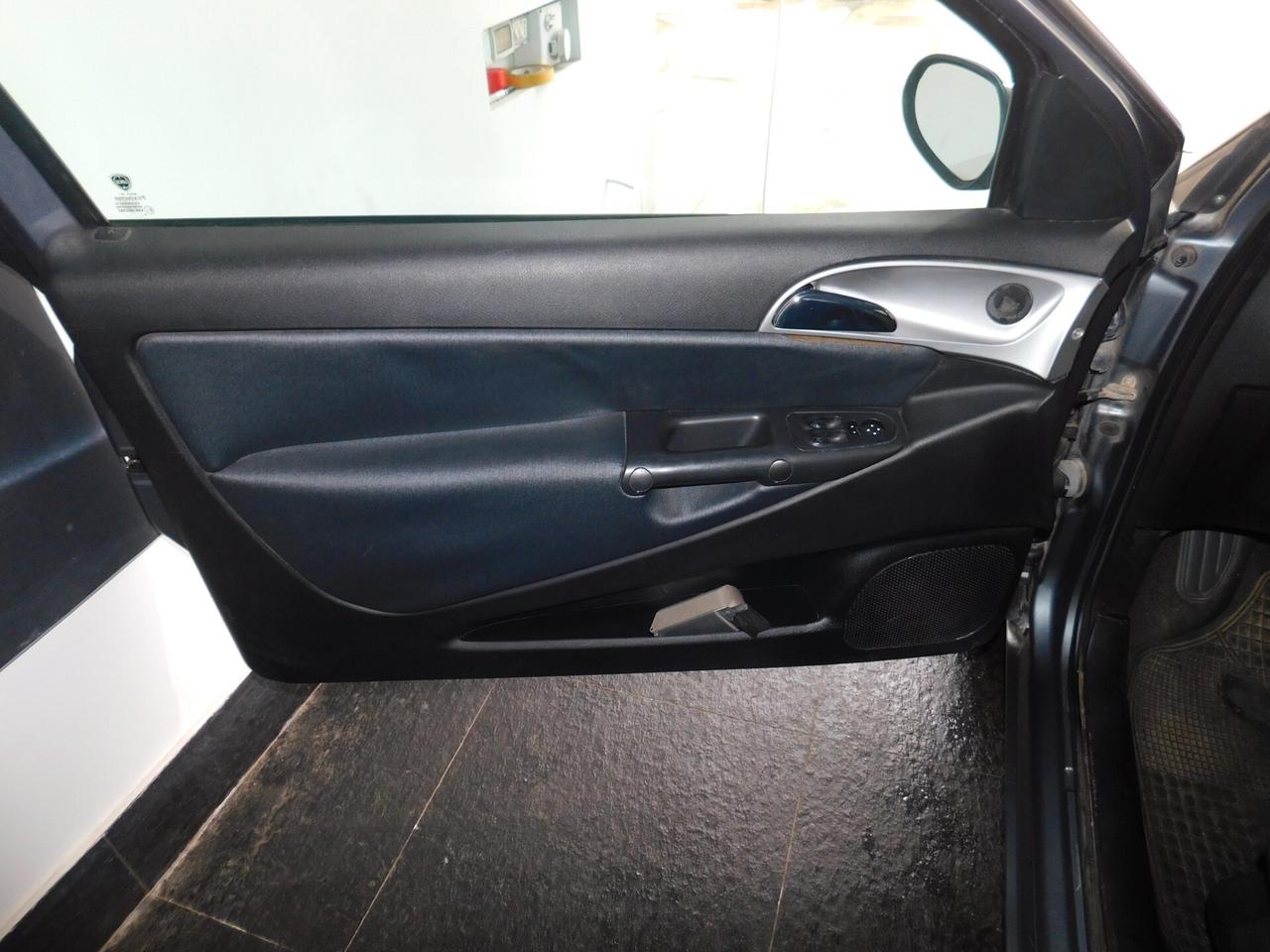 Lancia Ypsilon 1.2 Argento