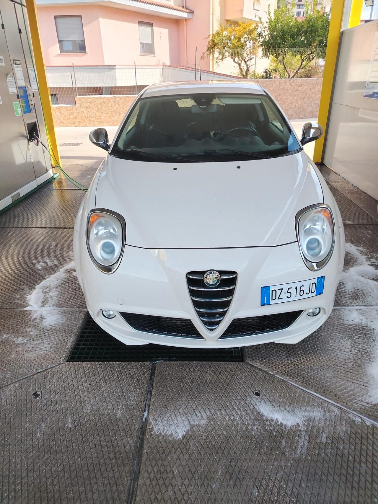 Alfa Romeo MiTo 1.6 JTDm 16V Distinctive 2010