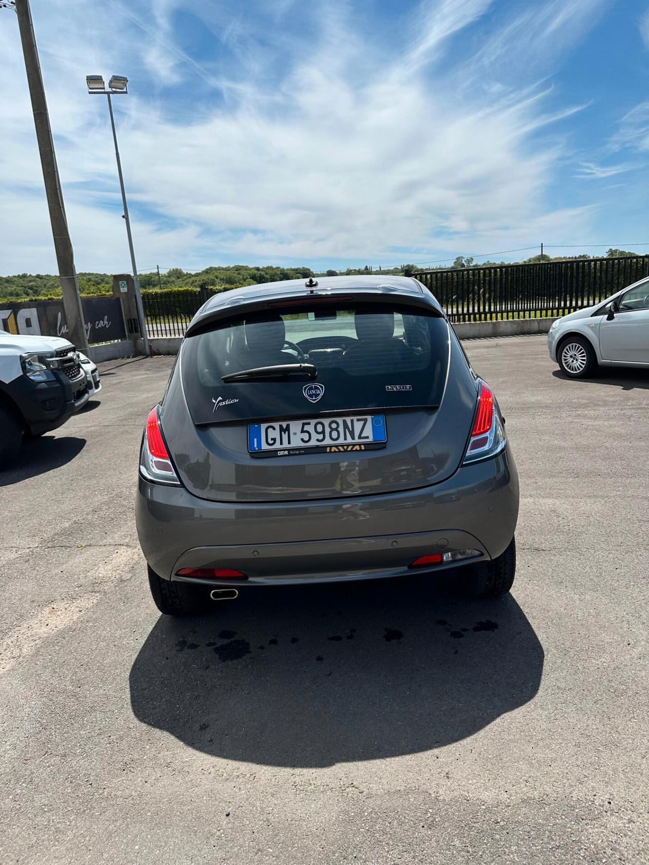 Lancia Ypsilon 1.0 FireFly 5 porte S&S Hybrid Alberta Ferretti