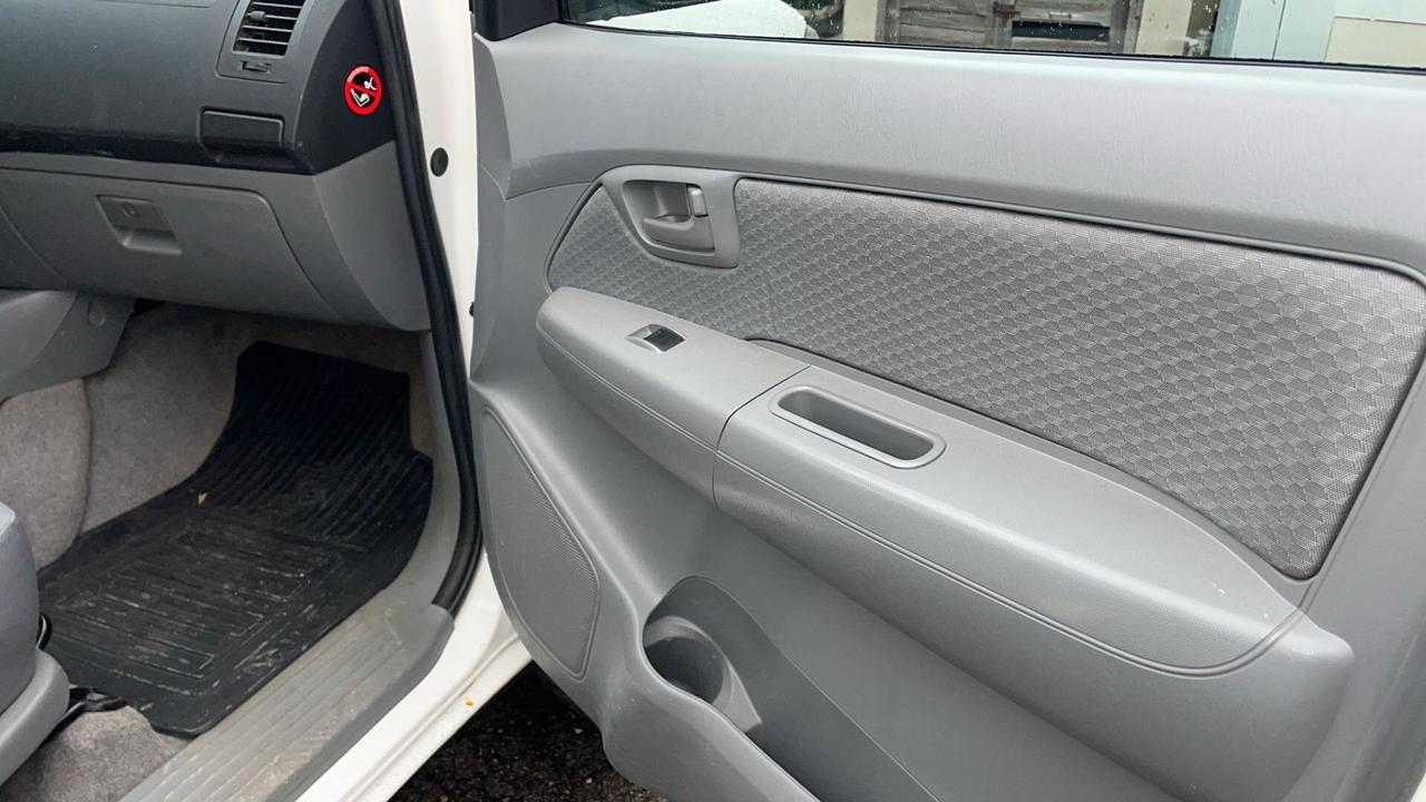 Toyota Hilux 2.5 D-4D 4WD 4p. Double Cab 4x4