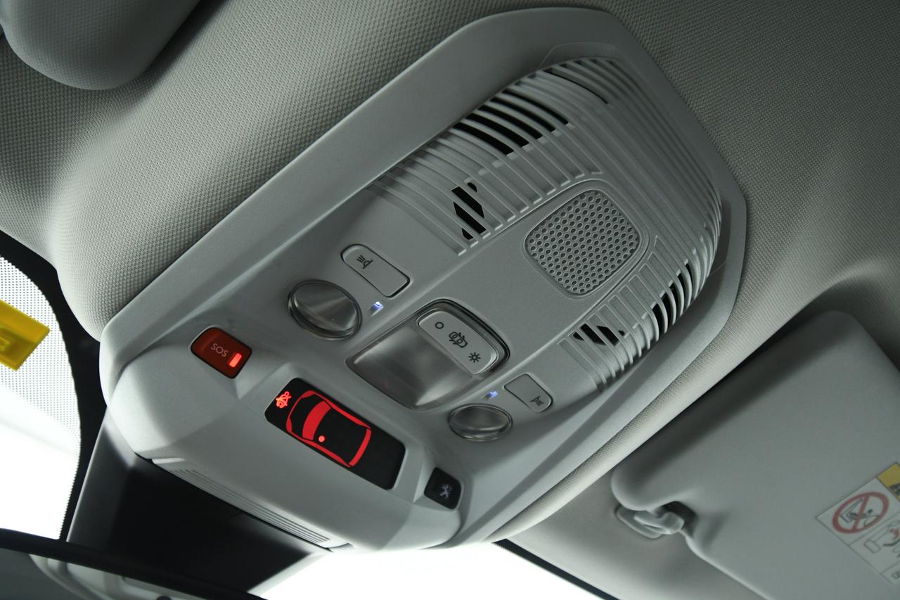 PEUGEOT 3008 1.5 bluehdi Allure s&s 130cv eat8 CAMERA+FULL LED+APP CONNECT