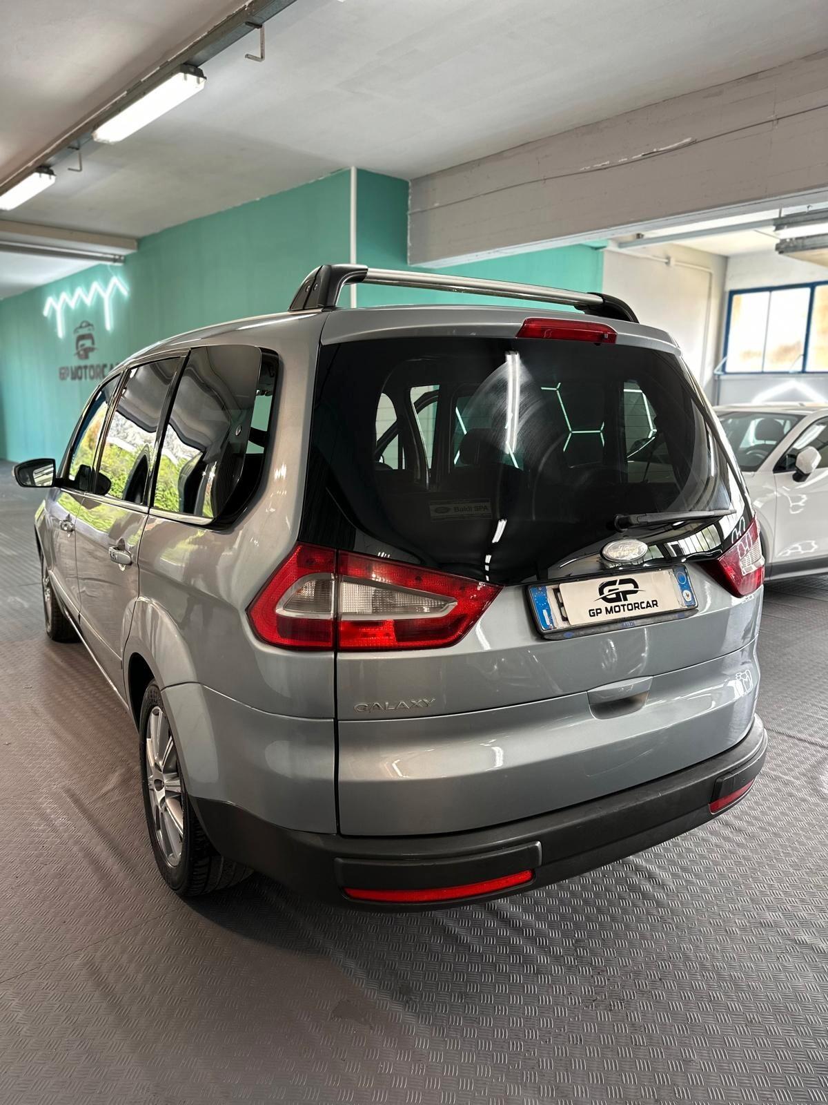 Ford Galaxy 2.2 TDCi 175 CV Ghia DPF
