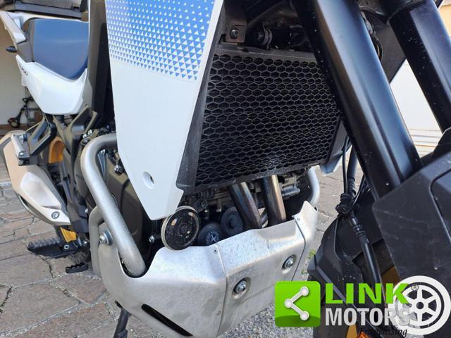 HONDA Transalp XL750 .