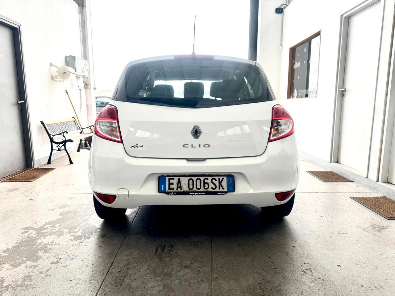 Renault Clio 1.2 16V 5 porte Dynamique Neopatentati