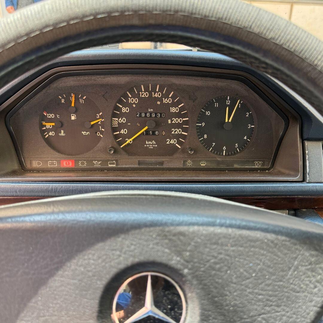 Mercedes 200 D 5 **CON CERTIFICATO STORICO**