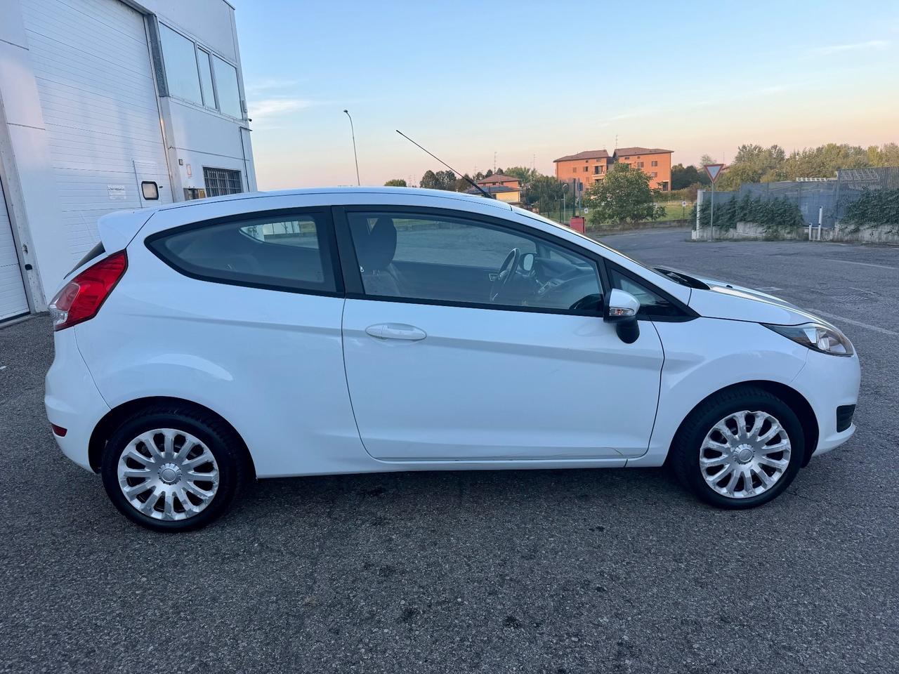 Ford Fiesta 3porte 1.0benz 2013 122.000km per neopatentati