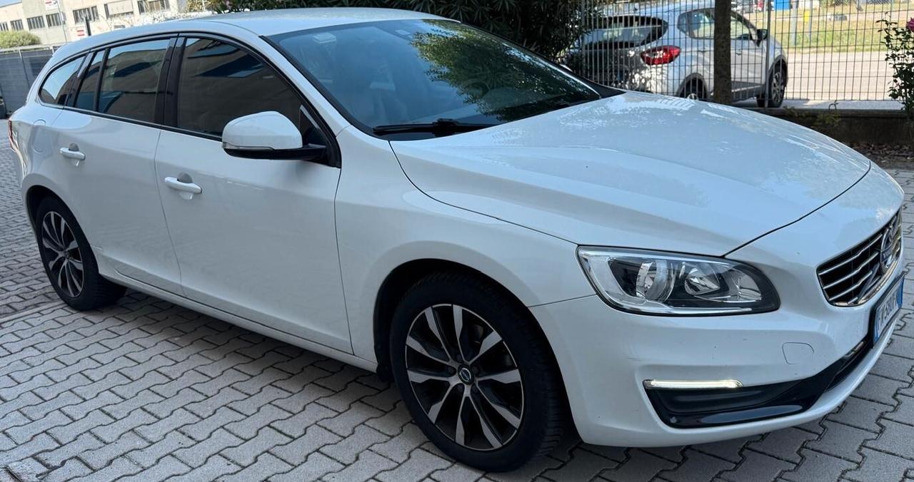 Volvo V60 D2 Geartronic Business N1