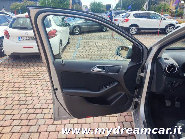 MERCEDES-BENZ B 180 CDI Executive