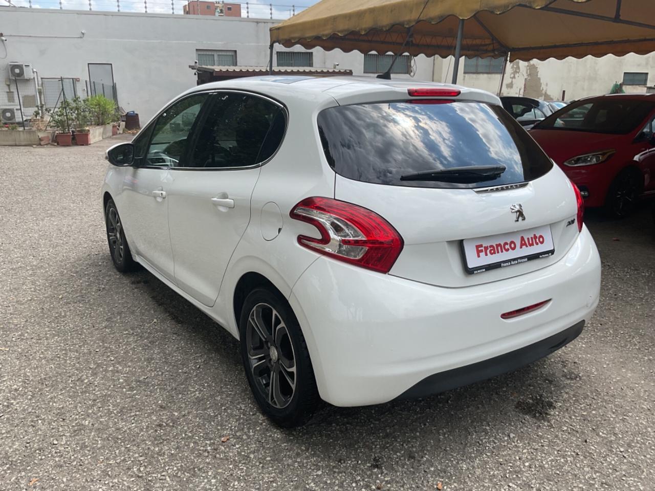 Peugeot 208 1.2 VTi 5 porte Allure OK NEOPATENTATI
