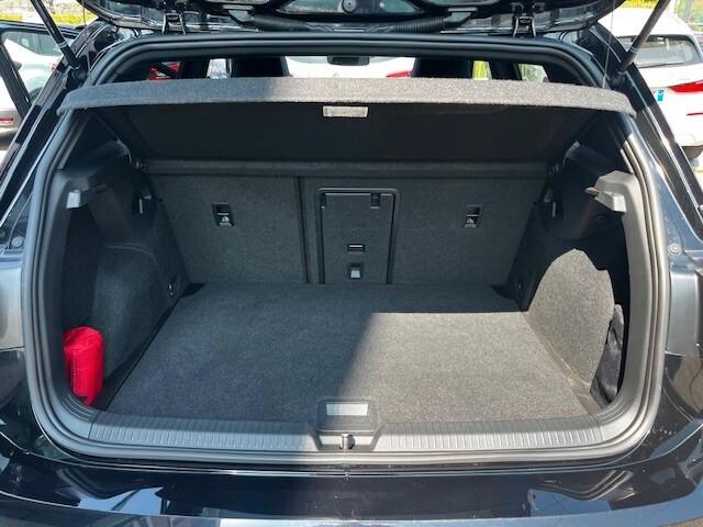 Volkswagen Golf VIII 2.0 tsi R 4motion 333cv dsg "AKRAPROVIC / TETTO APRIBILE / IQ LIGHT / ...