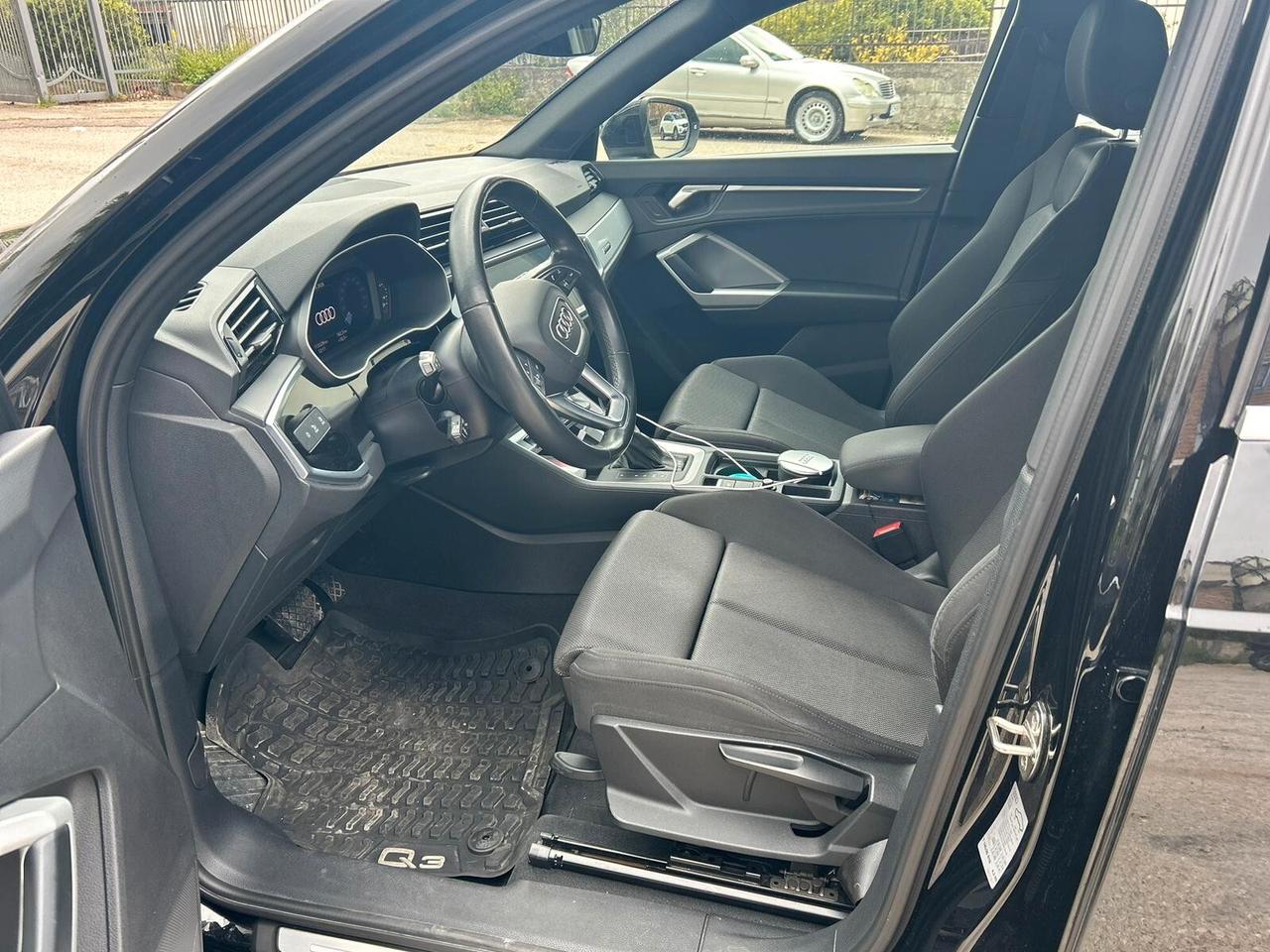 Audi Q3 40 TDI S tronic Sline edition