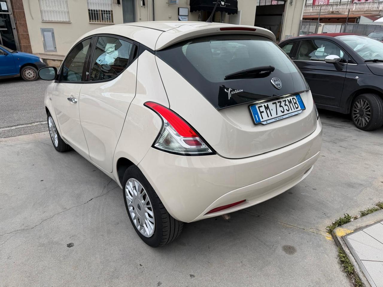 Lancia Ypsilon 1.3 MJT 16V 95 CV 5 porte