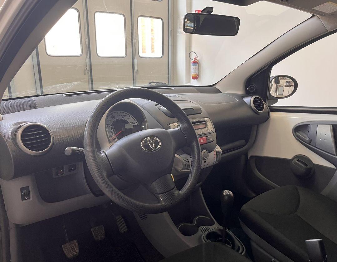 TOYOTA Aygo 1ª serie - Aygo 1.0 12V VVT-i 3 porte Now Connect