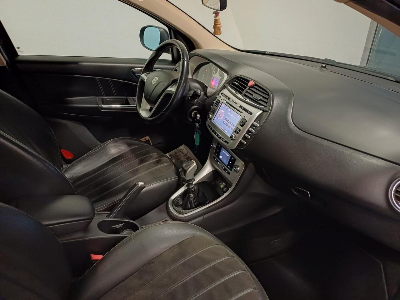 Lancia Delta 1.6 MJT DPF Platino TETTO