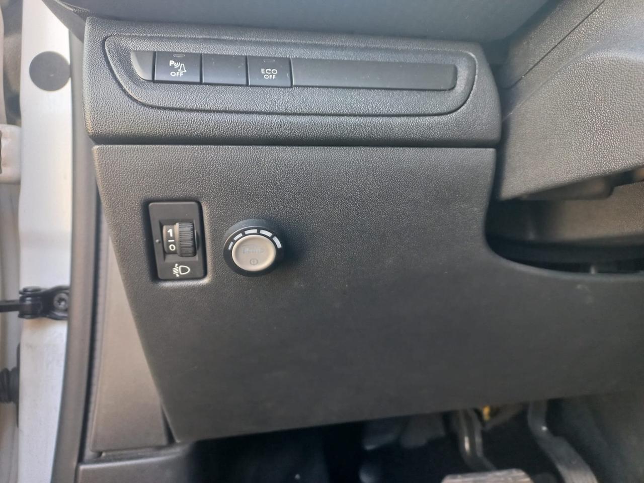 Peugeot 208 GPL + Cambio automatico
