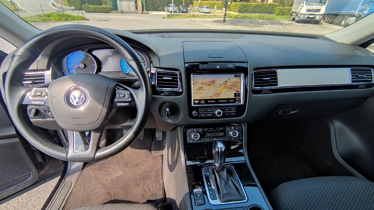 Volkswagen Touareg 3.0 TDI tiptronic BlueMotion Technology - 2011
