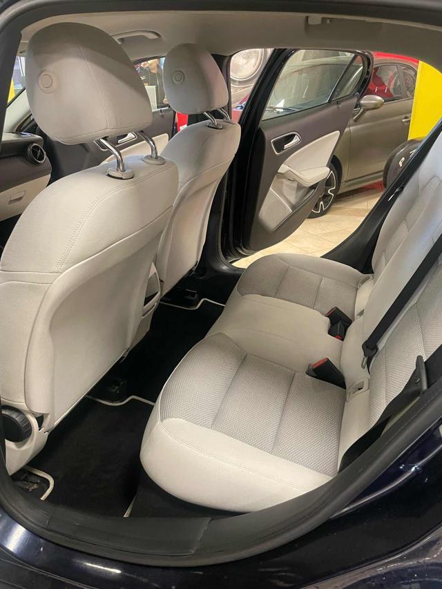 MERCEDES-BENZ GLA 180 d Automatic *E6/BLUETOOTH/USB