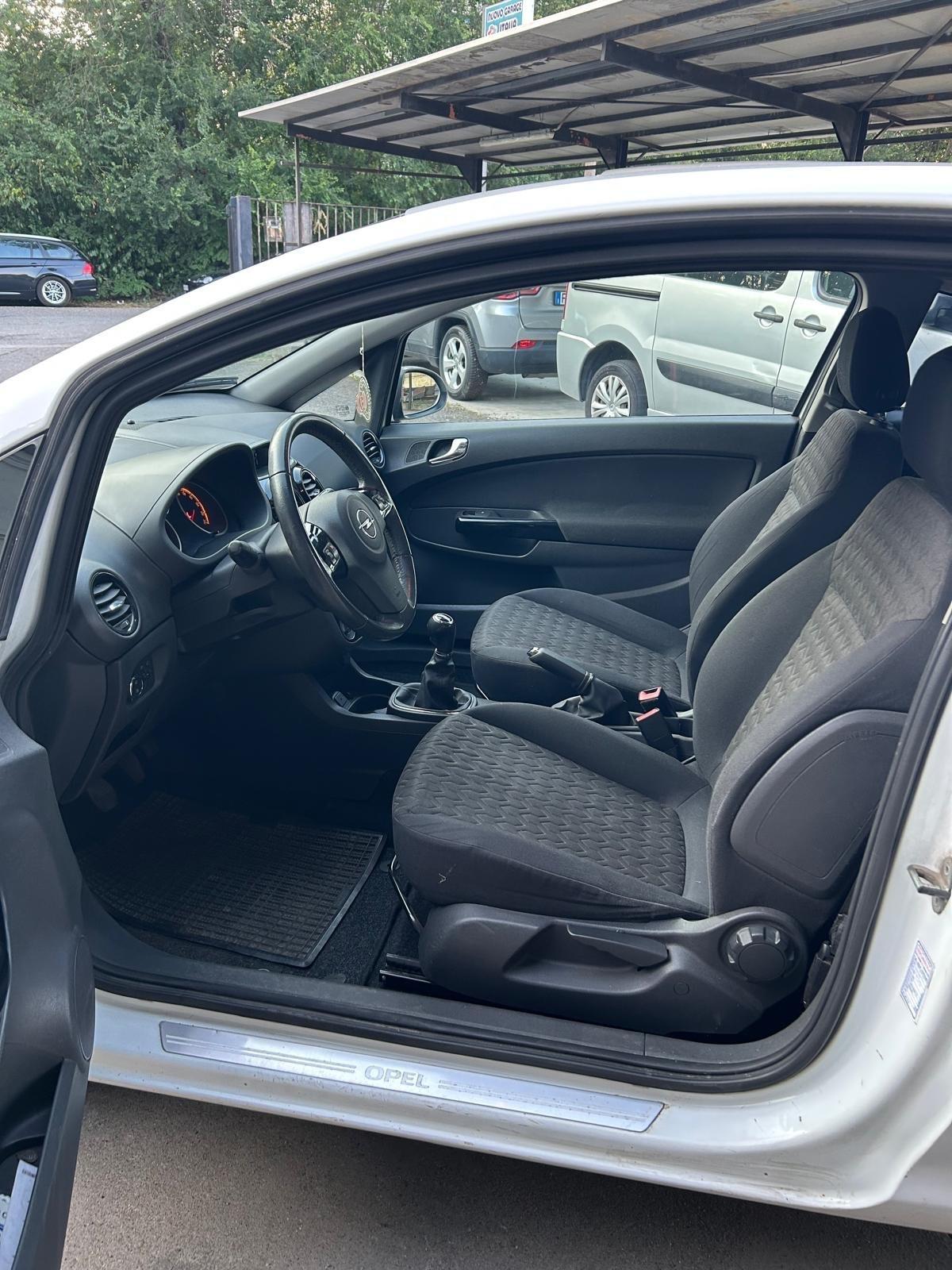 Opel Corsa 1.2 85CV 3 porte GPL-TECH Edition