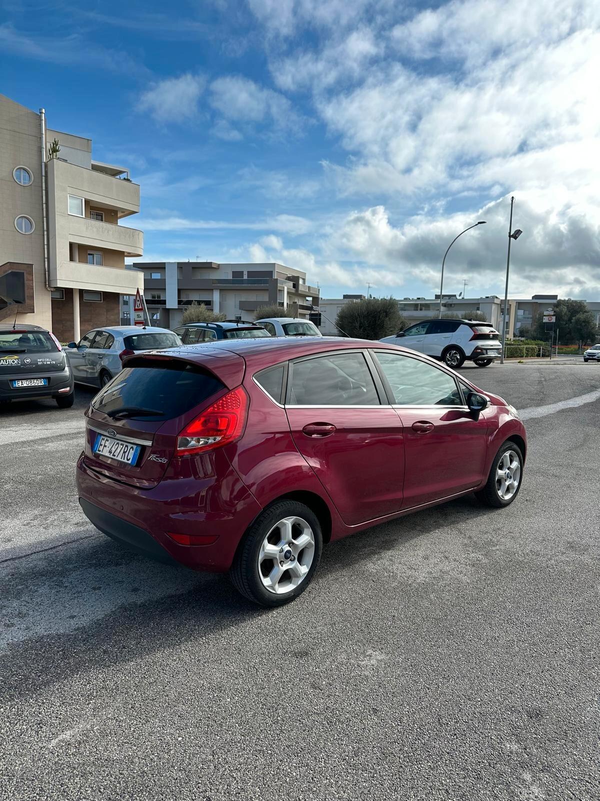 Ford Fiesta 1.4 5 porte Bz.- GPL Titanium