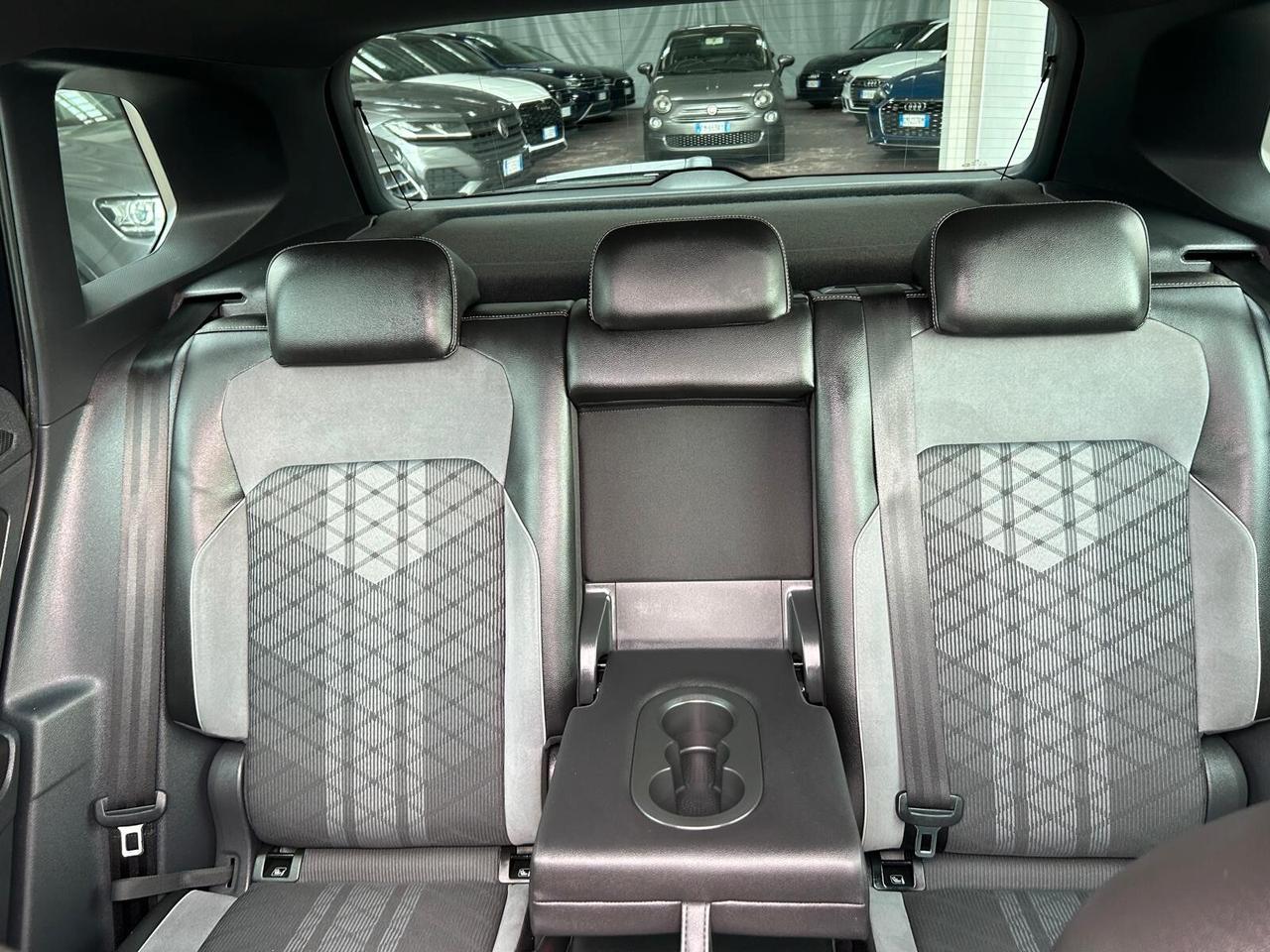 Volkswagen Tiguan 2.0 TDI DSG 4MOTION R-LINE TETTO PANORAMICO ED APRIBILE