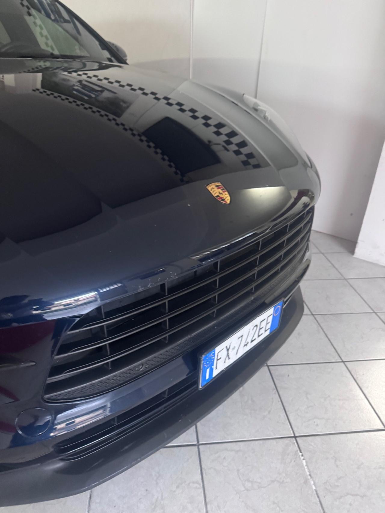 Porsche Macan 2.0 iva premute stupenda fari Matrix