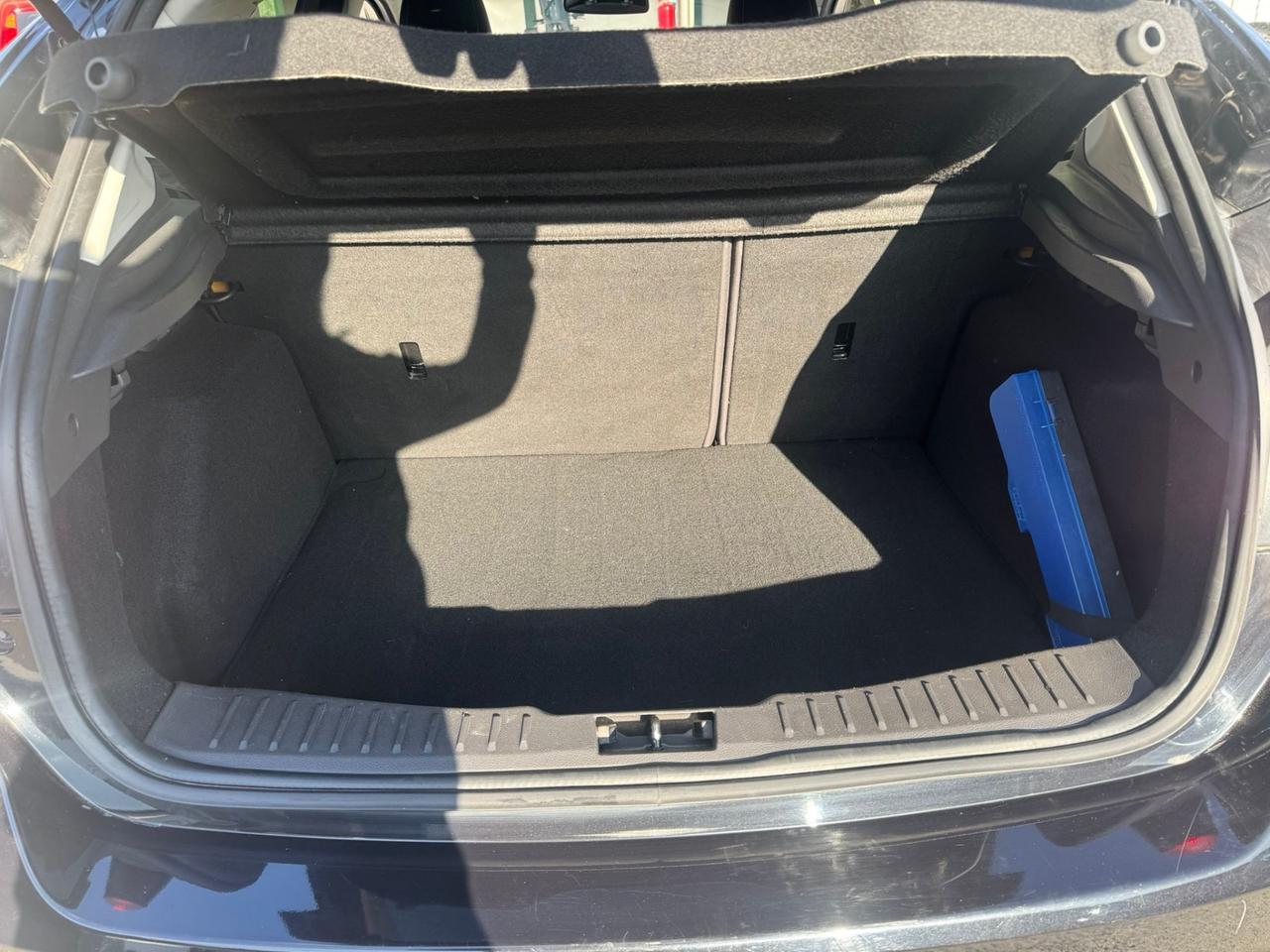 Ford Focus 1.6 105 CV neopatentati
