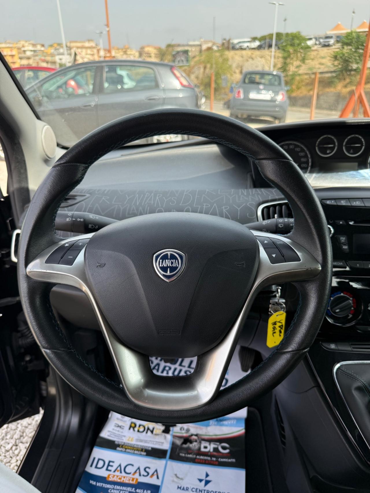 Lancia Ypsilon 1.2 69 CV 5 porte S&S Silver