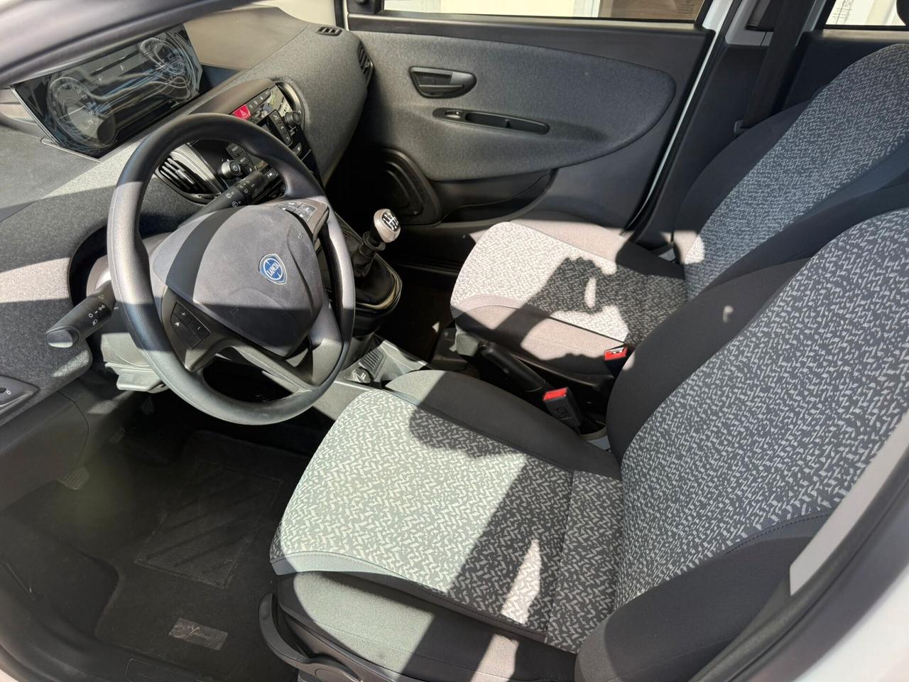Lancia Ypsilon 1.0 FireFly 5 porte S&S Hybrid - AZIENDALE - EURO6 - NO VINCOLO FINANZIAMENTO