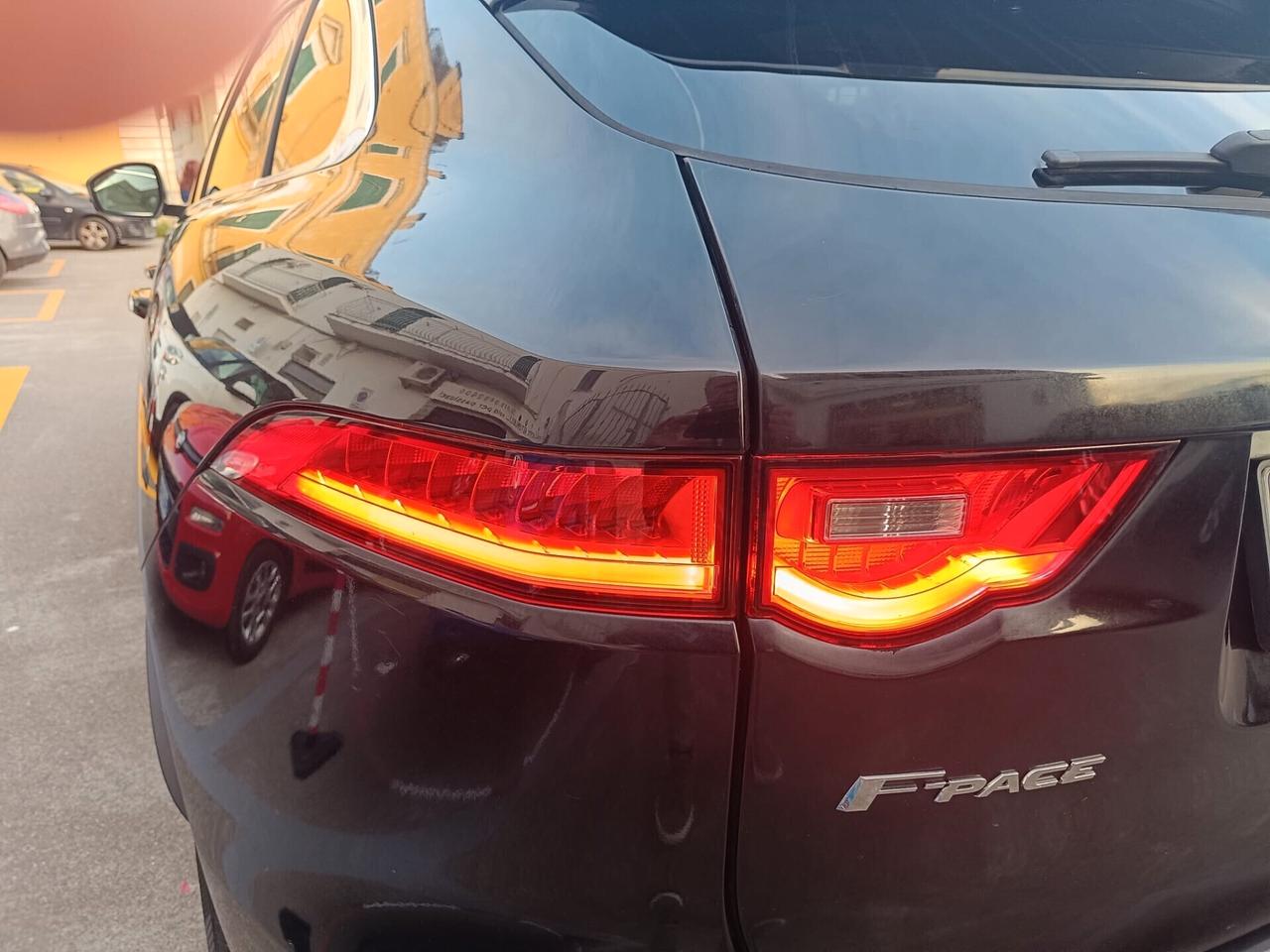 Jaguar F-Pace 2.0 D 180 CV AWD Prestige