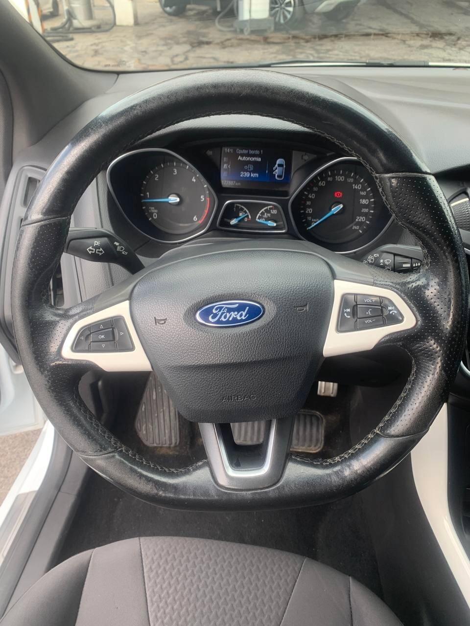 Ford Focus 1.5 TDCi 120 CV - ST Line - UNIPRO