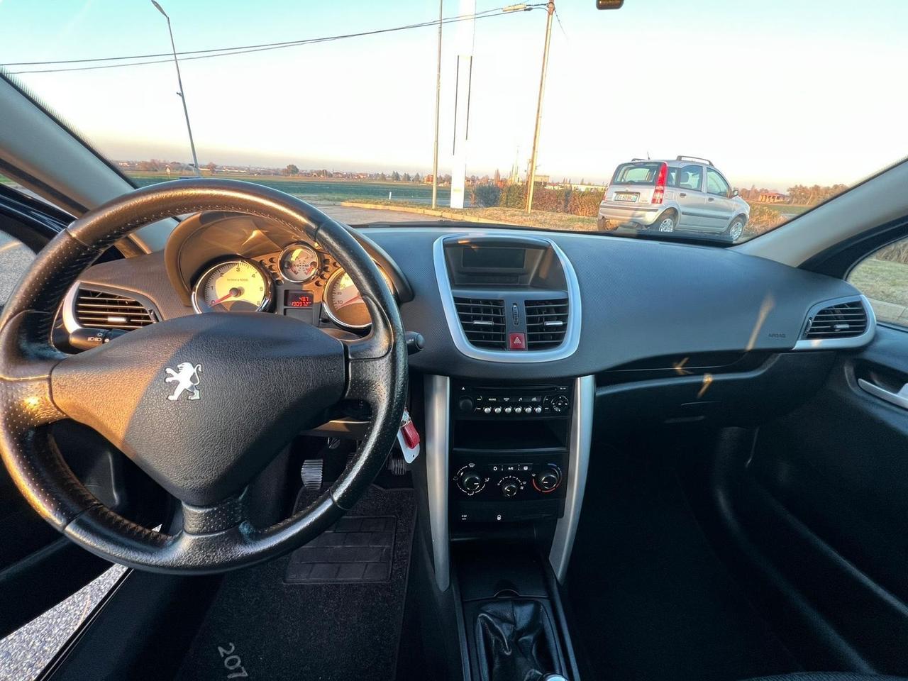 Peugeot 207 1.4 HDi 70CV FAP 5p. Mix