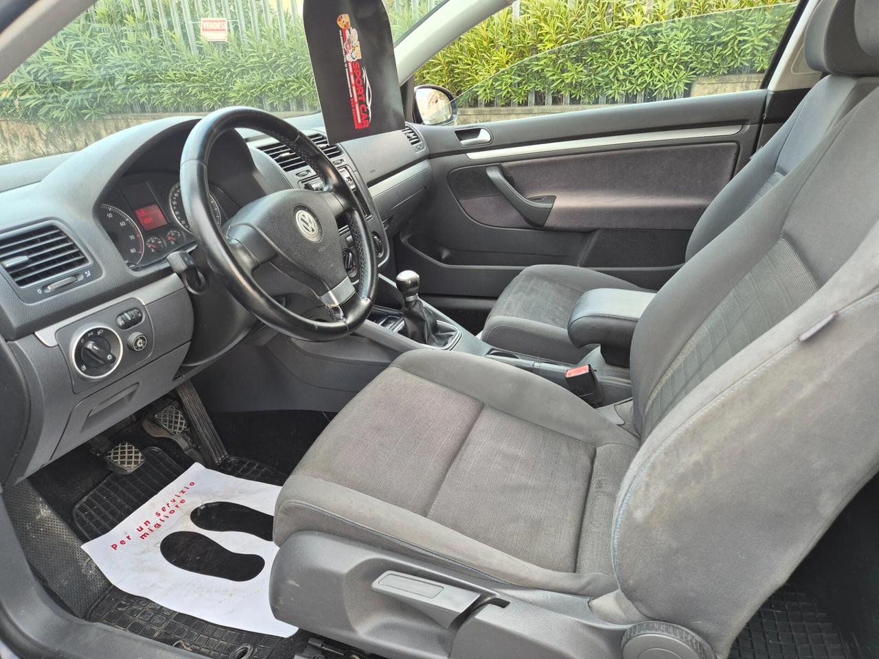 Volkswagen Golf 1.6 16V FSI 3p. Sportline