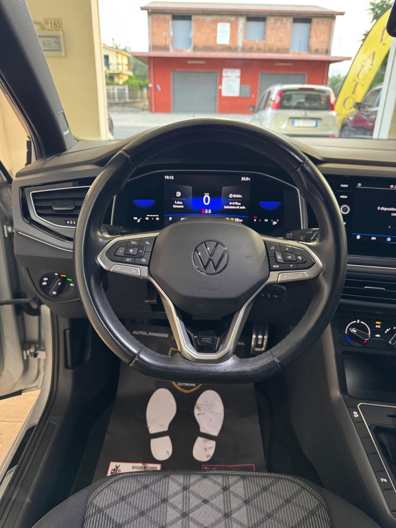 Volkswagen Polo 1.0 TSI DSG R-Line