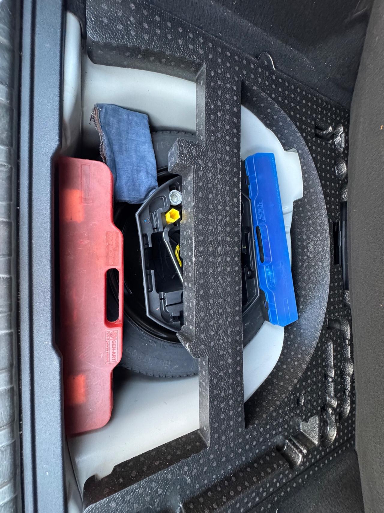 Peugeot 2008 1.6 e-HDi 92 CV Stop&Start Urban Cross