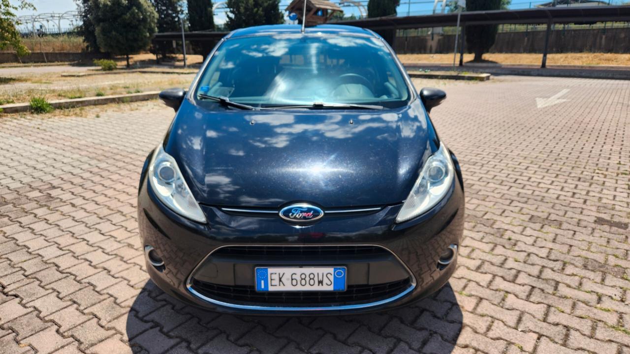 Ford Fiesta 1.4 16V 5p. Bz.- GPL Titanium Bs.