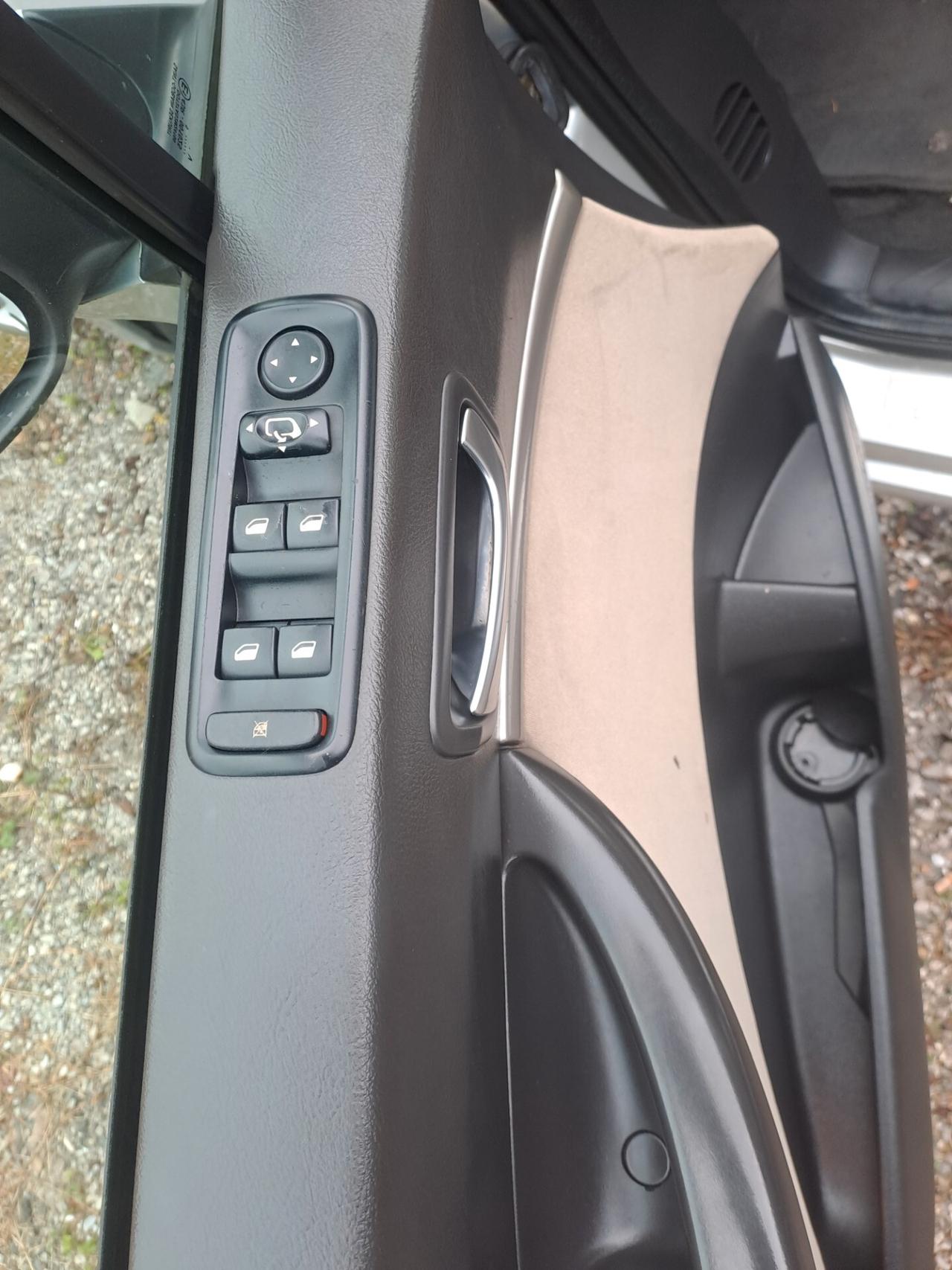 Peugeot 807 2.0 HDi FAP ST Mix