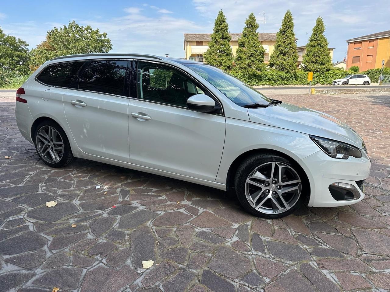Peugeot 308 BlueHDi 120 S&S 6 SW GT Line