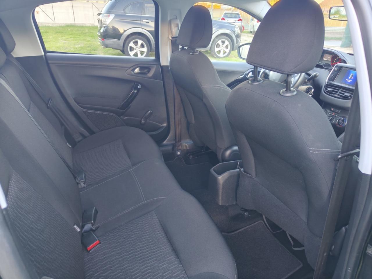 Peugeot 208 PureTech 82 5 porte Access