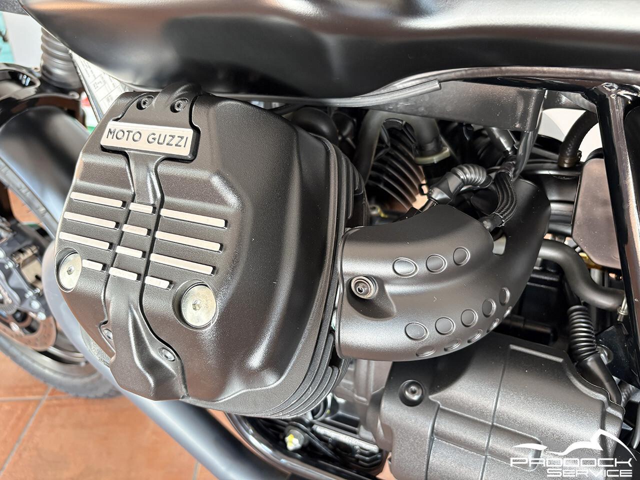 Moto Guzzi V7 IV Stone 2021 SOLO 7.818 km DA 107 EURO/MESE