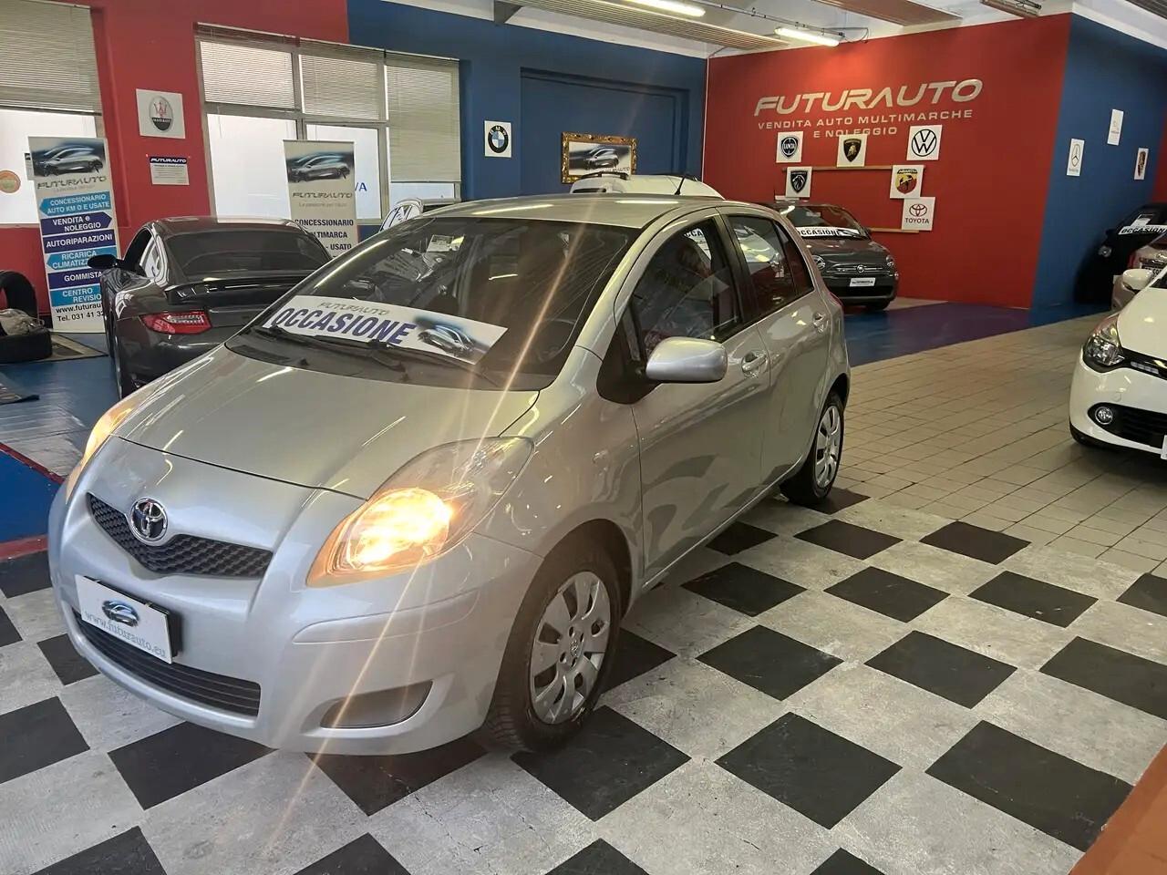 TOYOTA YARIS 1.0 BENZINA - 5 PORTE - NEOPATENTATI - GARANZIA 12/24 MESI