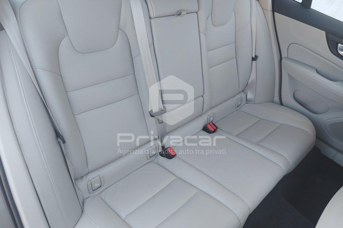 VOLVO V60 B4 (d) Geartronic Momentum Business Pro